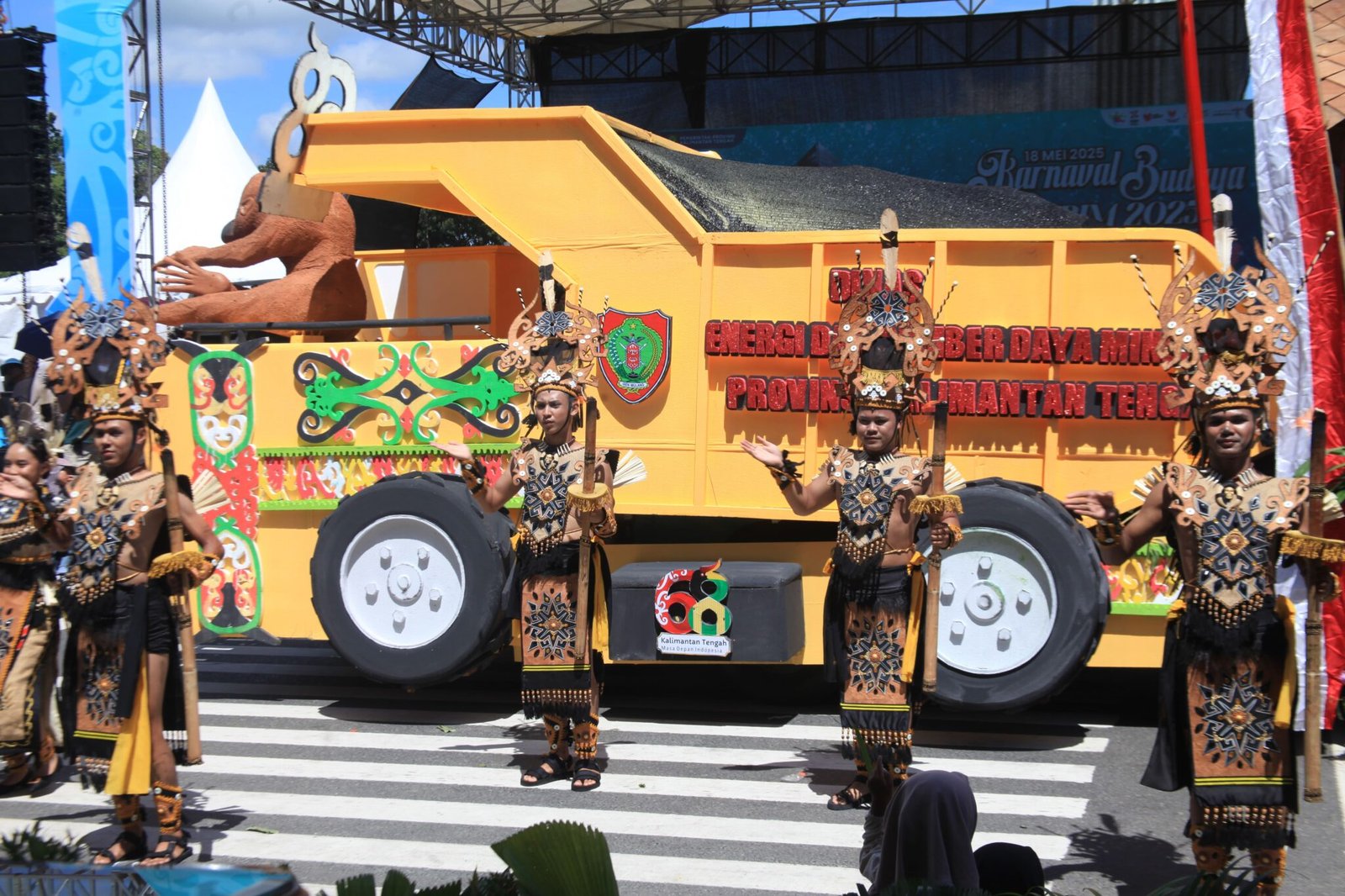 Kendaraan Hias ESDM Kalteng Curi Perhatian, Usung Empat Simbol Pembangunan Berkelanjutan