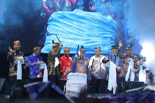 Gubernur Kalteng Resmikan Festival Budaya Isen Mulang 2025, Soroti Kearifan Lokal dan Pariwisata