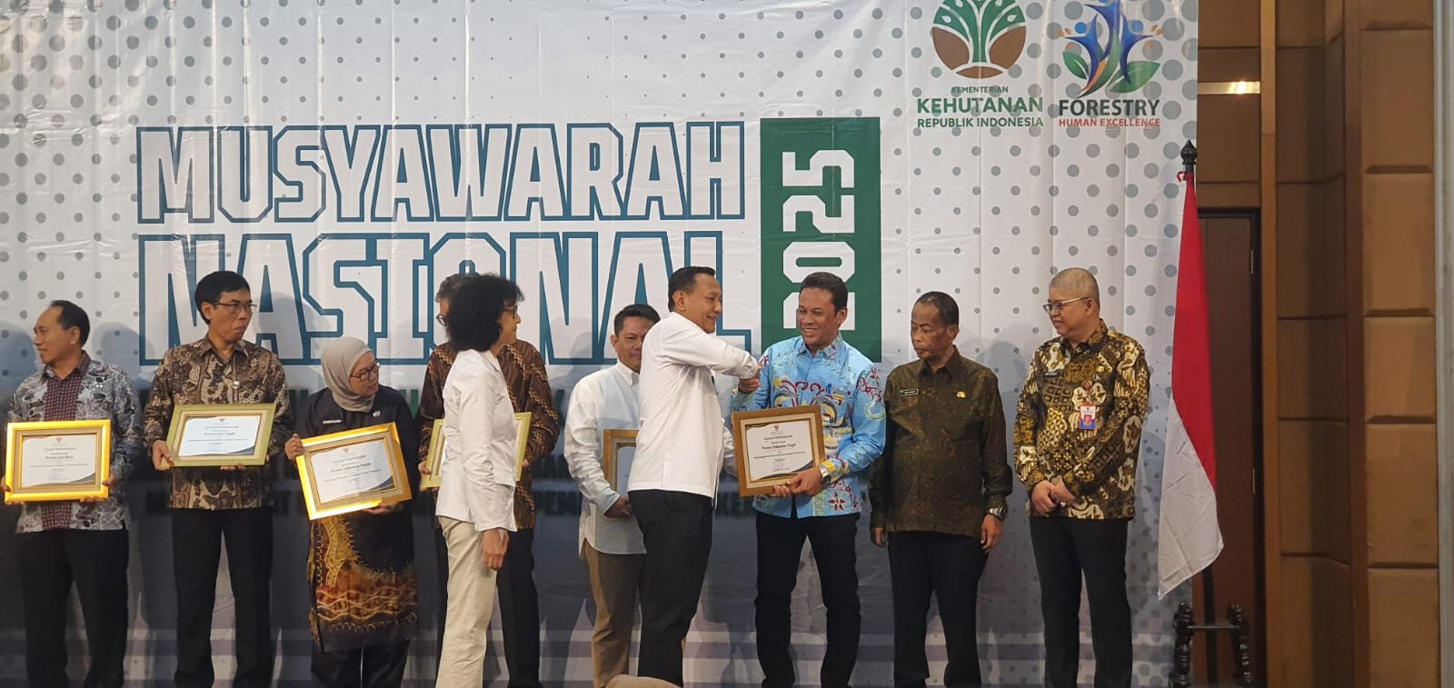 Dishut Kalteng Raih Penghargaan Penyelenggara Penyuluhan Kehutanan Terbaik Nasional 2025