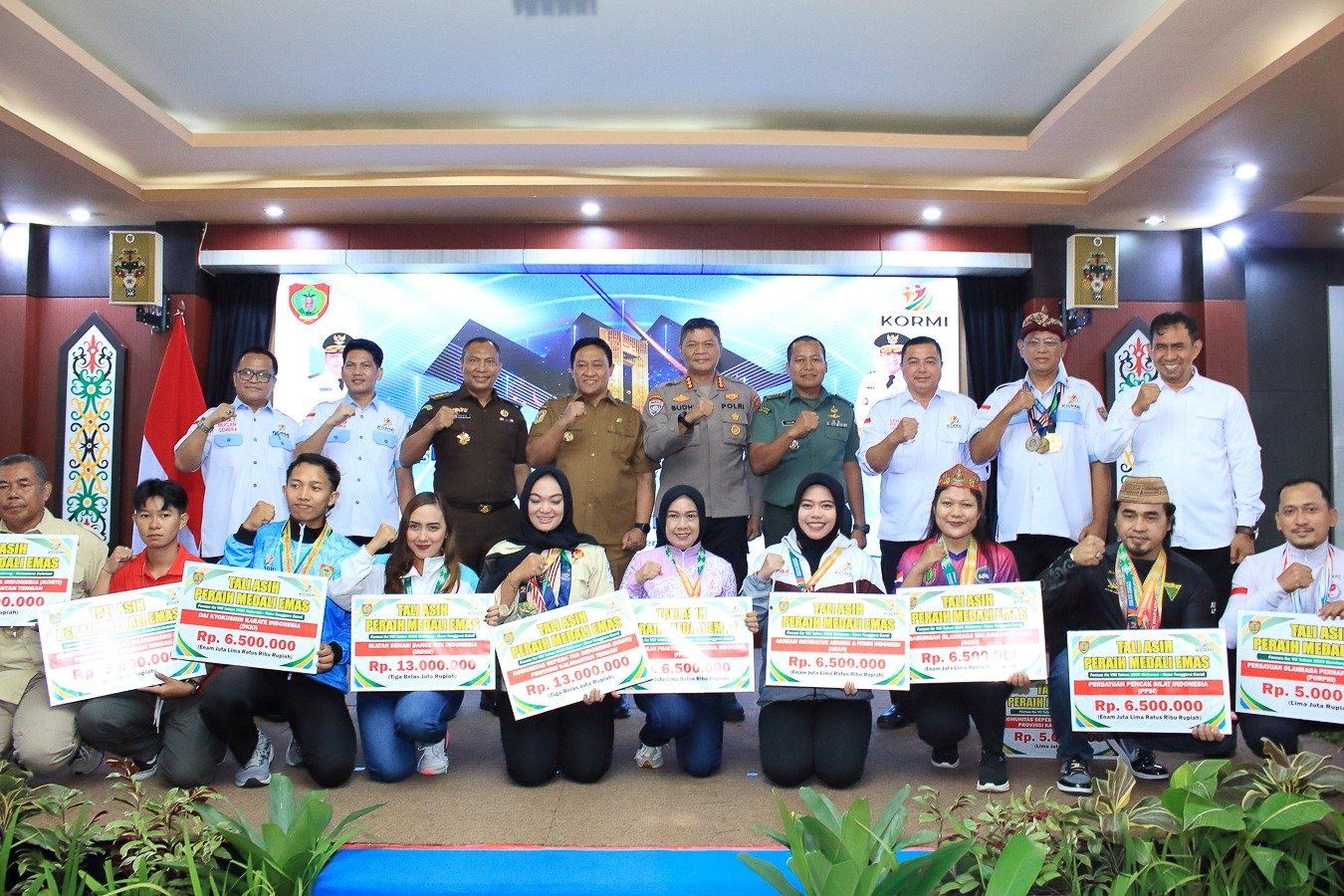 Pemprov Kalteng Serahkan Tali Asih Kontingen Fornas, Gubernur Apresiasi Kemandirian KORMI